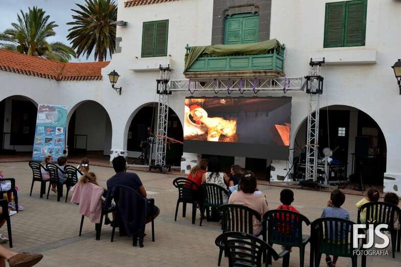 Momento de la proyección de la película/Francisco Javier Santana.